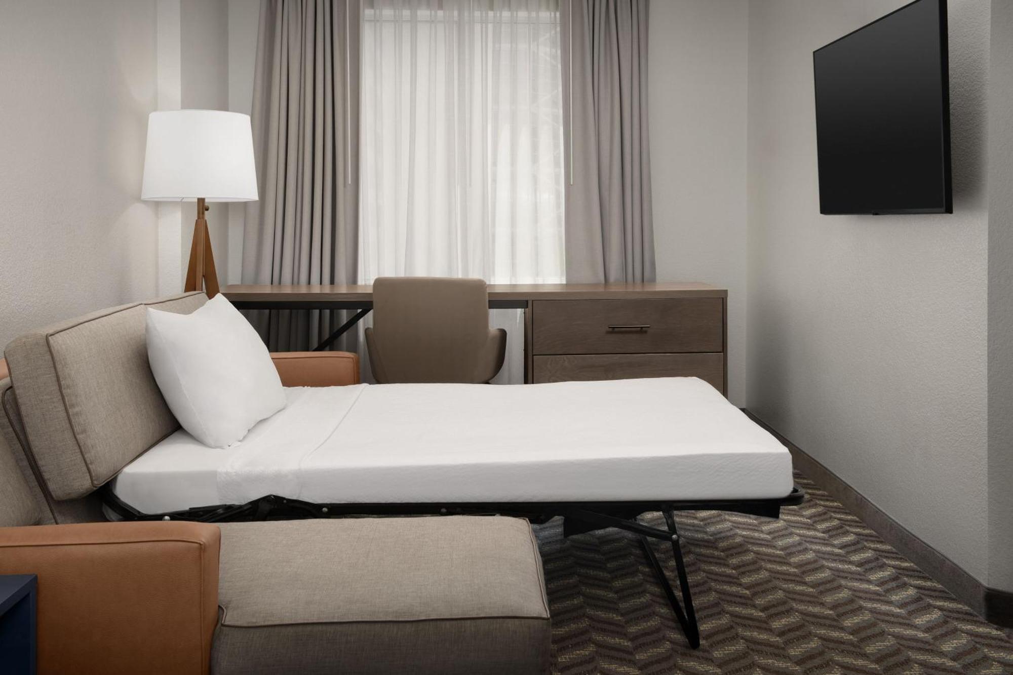 By Marriott Anaheim Area/garden Grove 3*